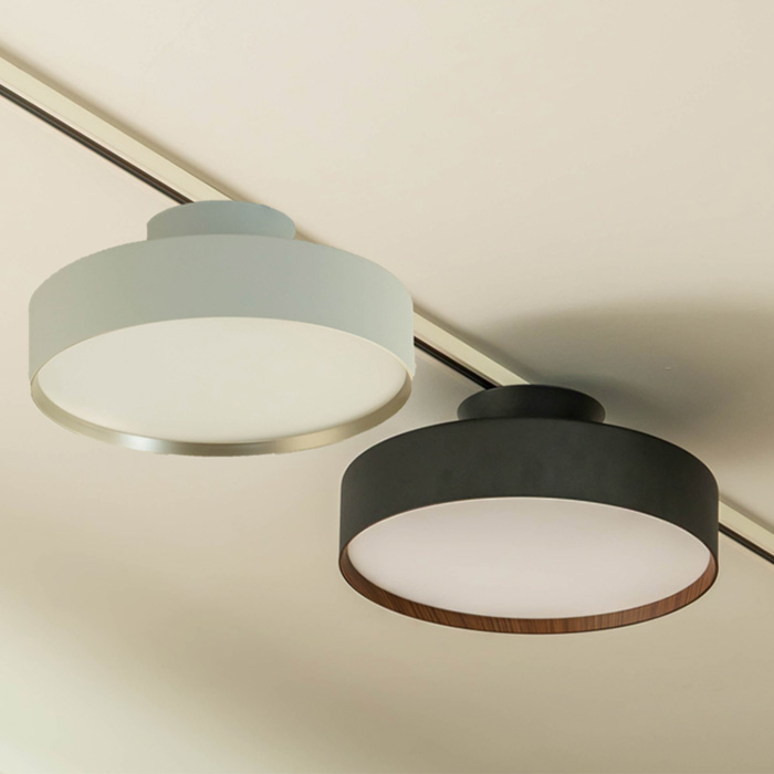 2つ並ぶグローLEDライトの画像