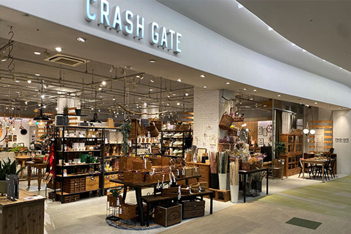 CRASH GATE エキスポシティ店の写真