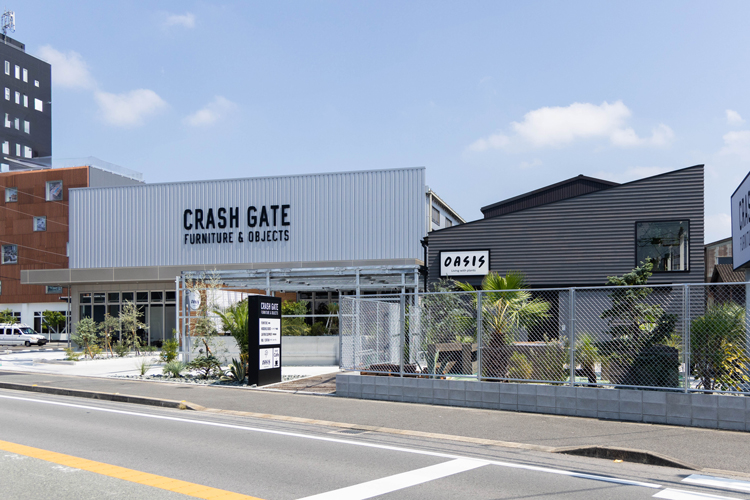 CRASH GATE 福岡大川本店の写真