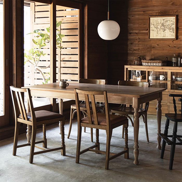 キリンダイニングテーブル