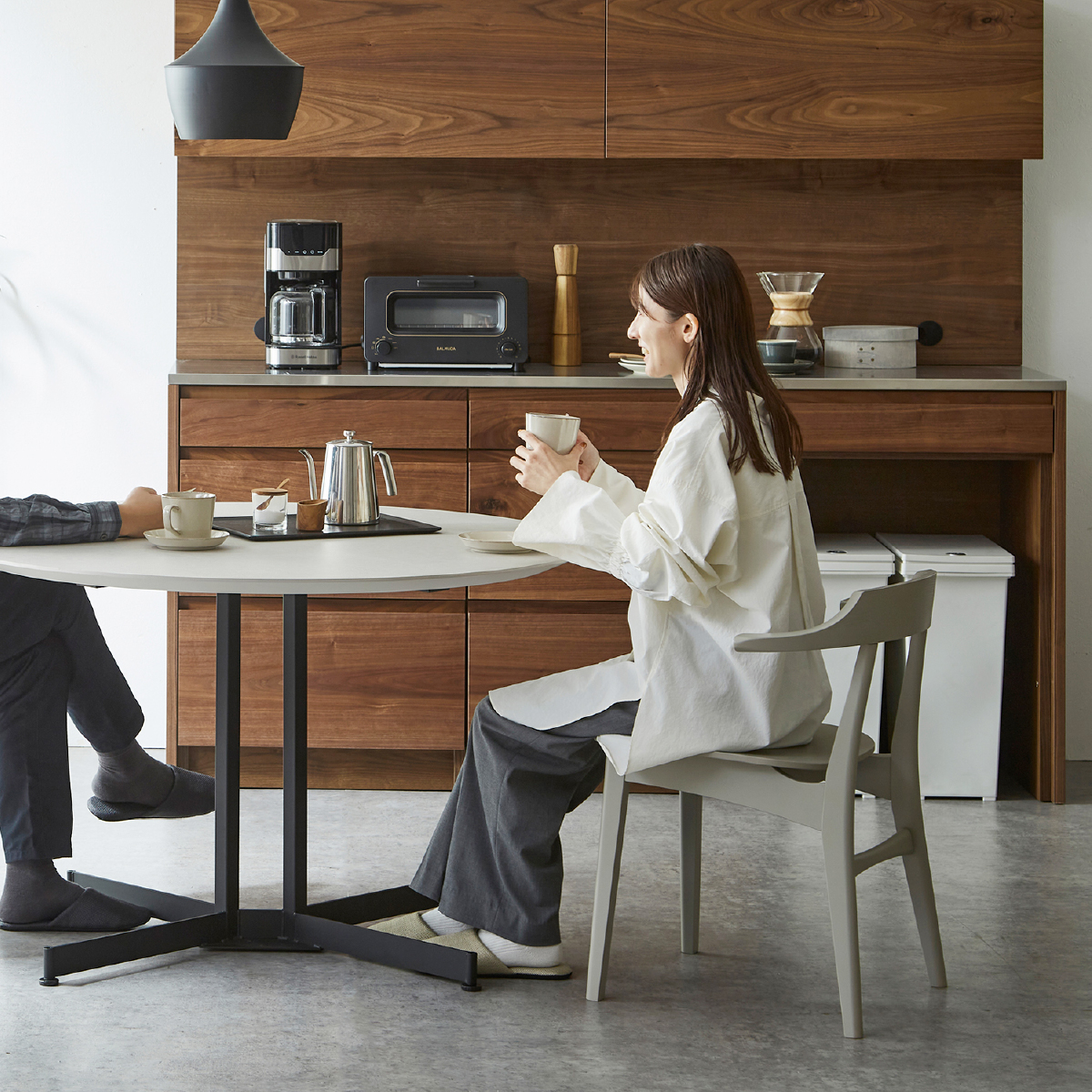 ガラム ダイニングテーブル 円形