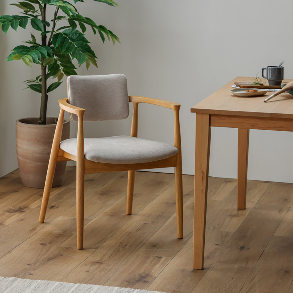 ｶｽﾄﾛ DC (NA/座面FAB-BE) ｲﾘ1 ｜家具・インテリア通販の関家具【公式】