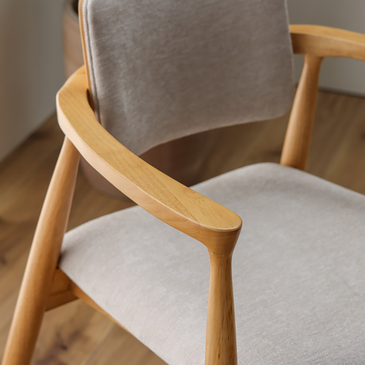 ｶｽﾄﾛ DC (NA/座面FAB-BE) ｲﾘ1 ｜家具・インテリア通販の関家具【公式】