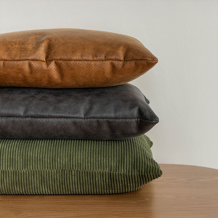 プルート クッション