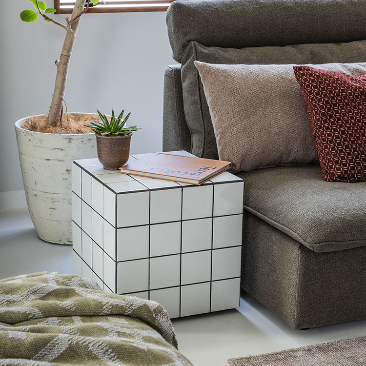 テラ サイドテーブル キューブ型