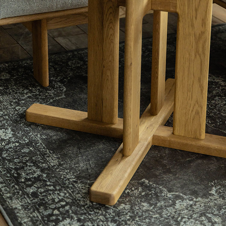 ハルヒ ダイニングテーブル