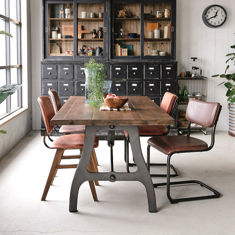 クランキー ダイニングテーブル