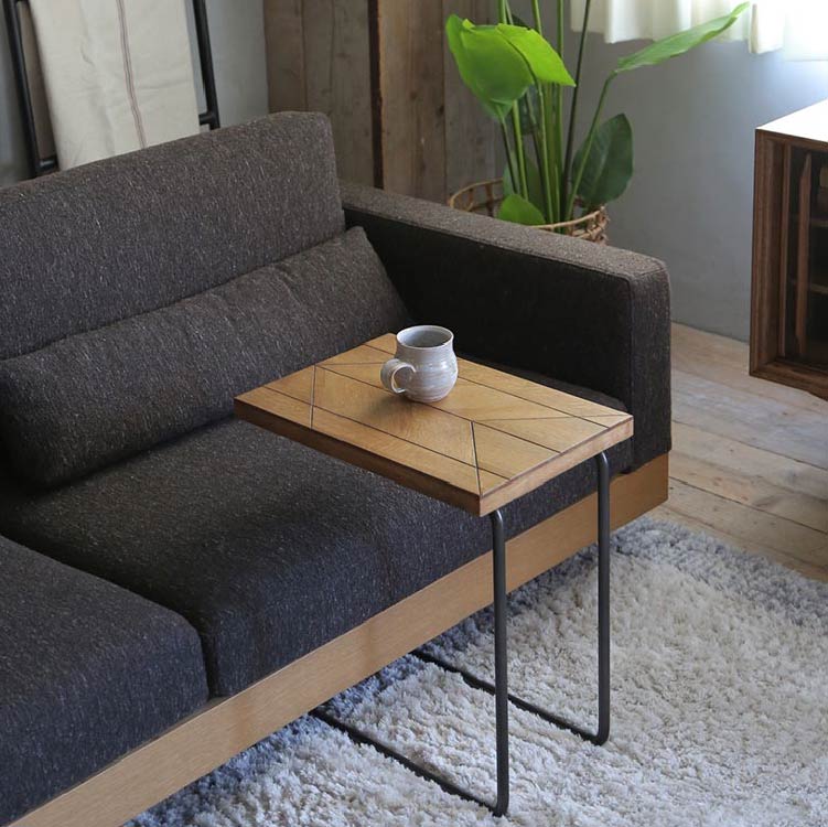 チャイ サイドテーブル