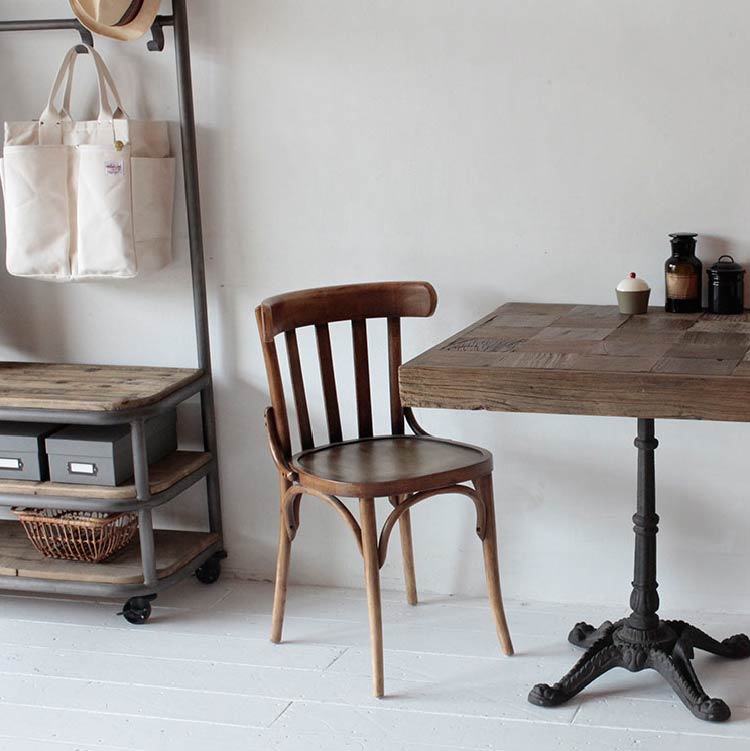 ヘルム ダイニングチェア