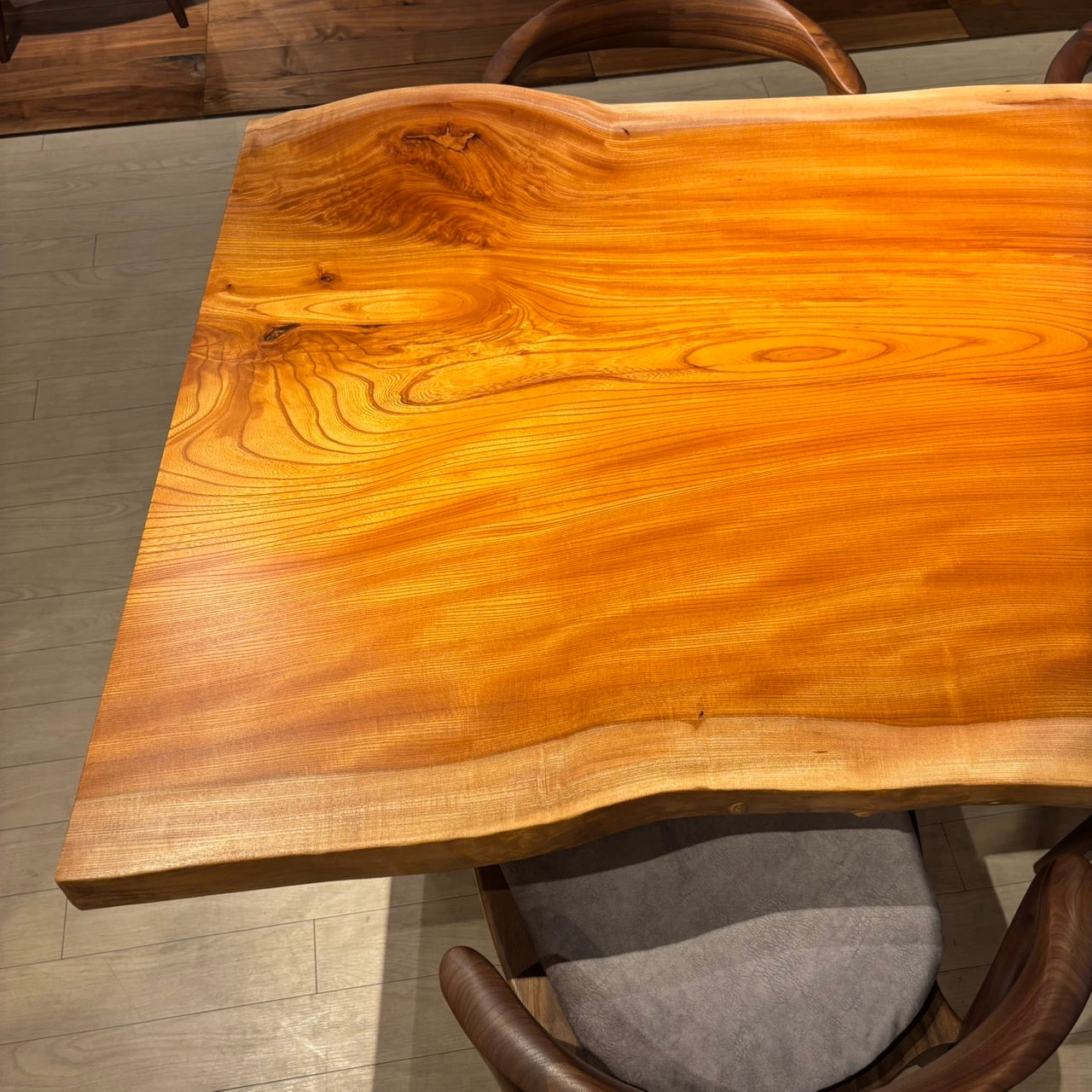 一枚板　ケヤキ / 欅(杢)　K-HN-2206-369　(W180cm)