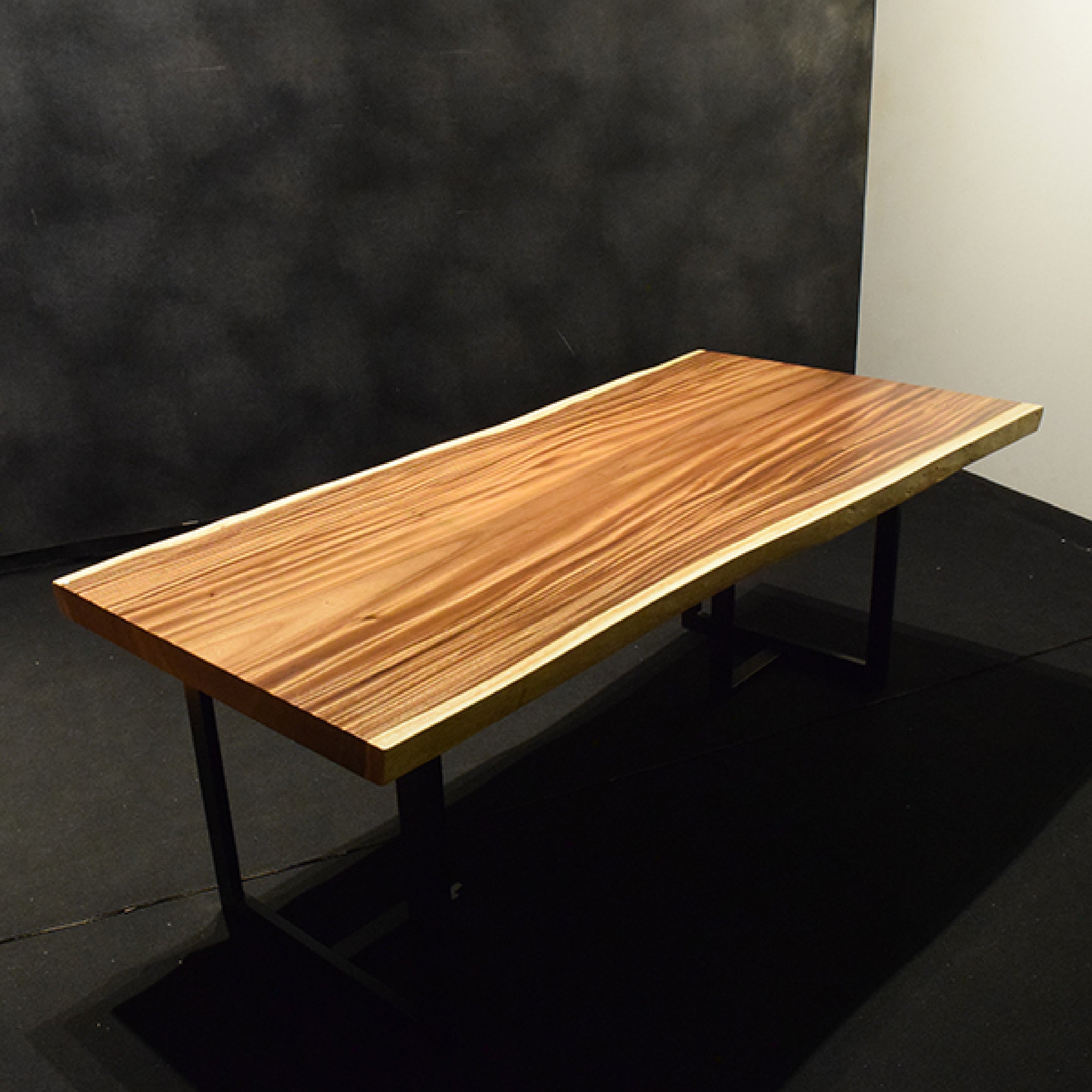 【SOLD OUT】一枚板　モンキーポッド　061-2-4　(W190cm)　ダイニングテーブル