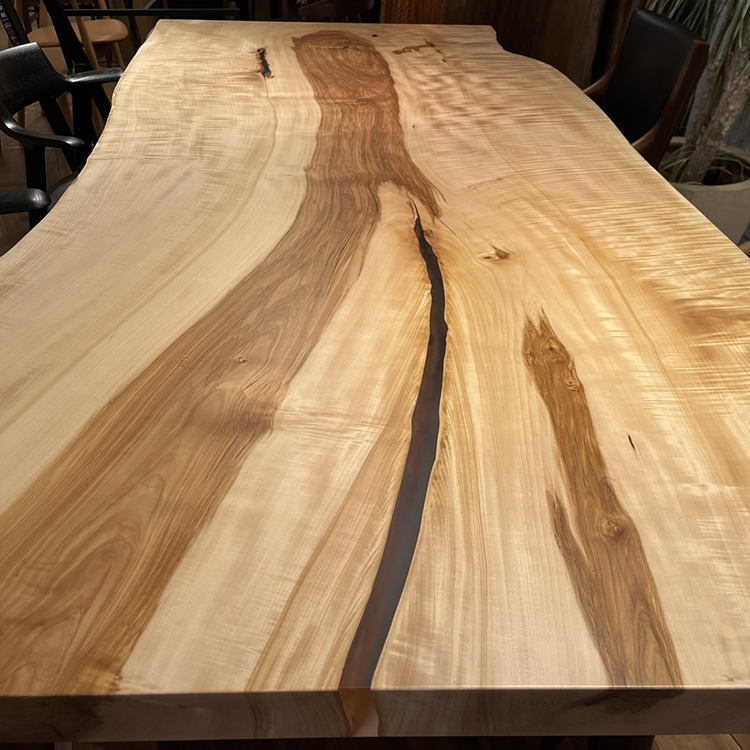 一枚板　トチ / 栃(杢)　K-GM-2210-1610　(W210cm)