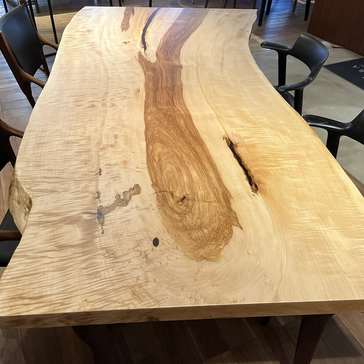 一枚板　トチ / 栃(杢)　K-GM-2210-1610　(W210cm)