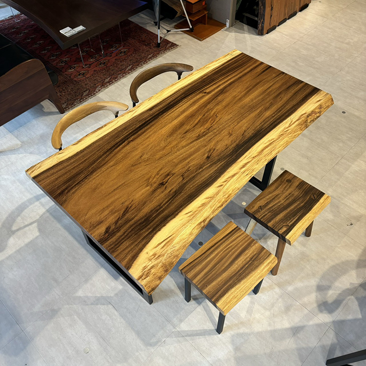 一枚板　モンキーポッド　5047-11　(W160cm)