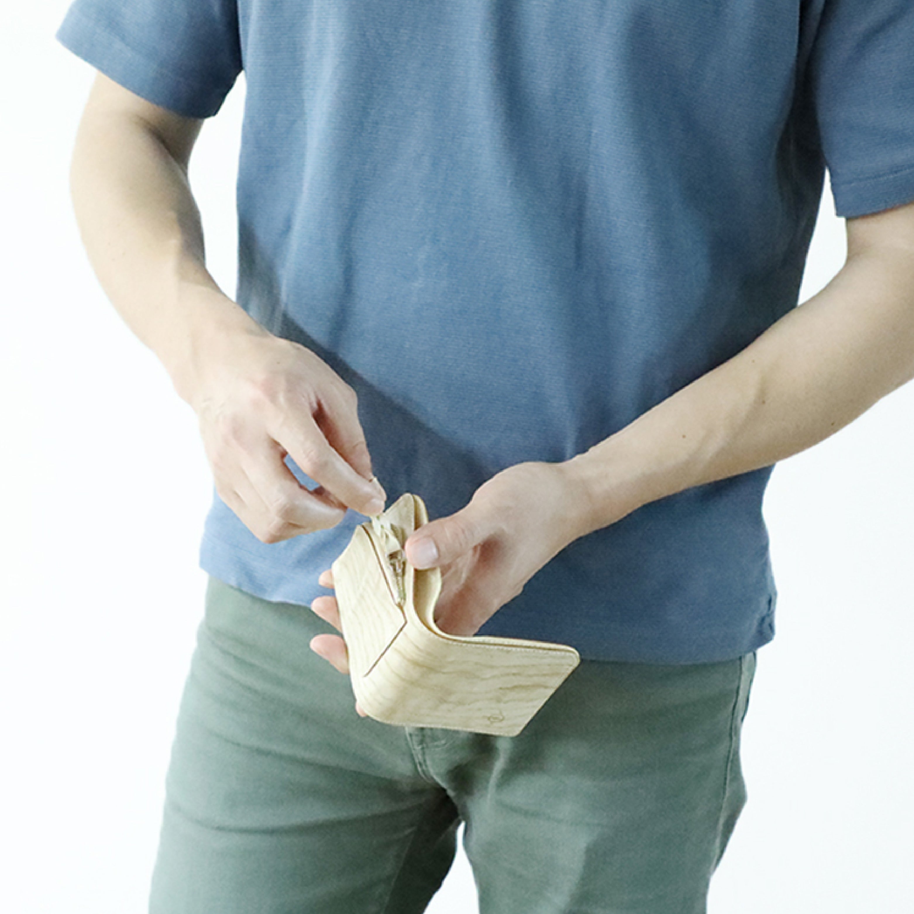 アンブロパース　二つ折り財布