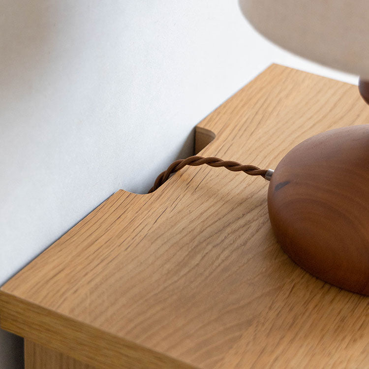 ダストン ナイトテーブル