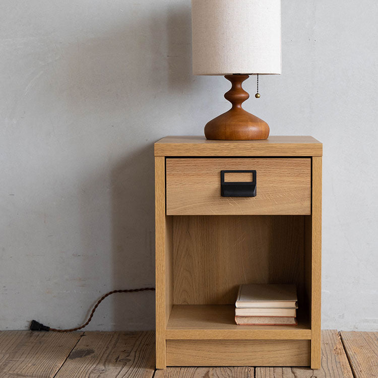 ダストン ナイトテーブル