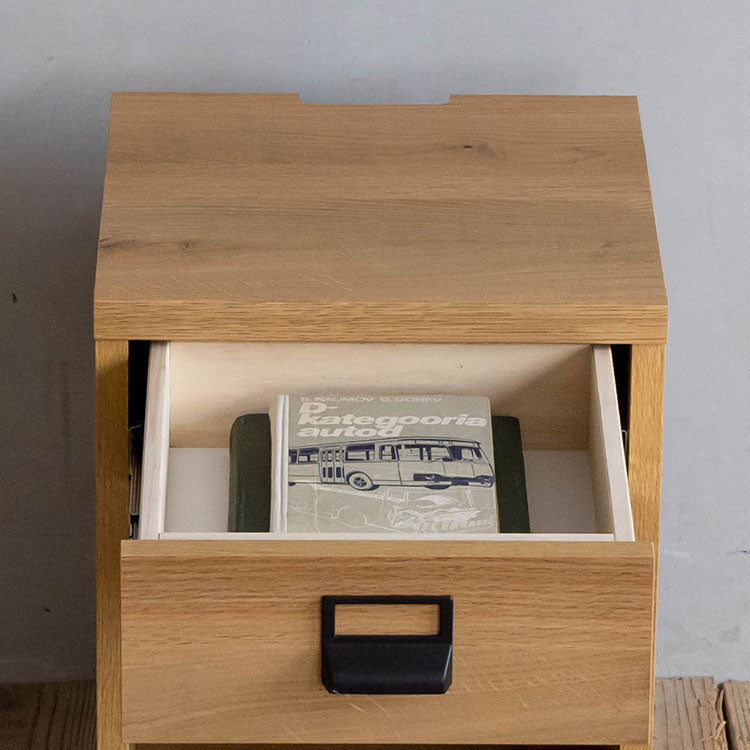 ダストン ナイトテーブル