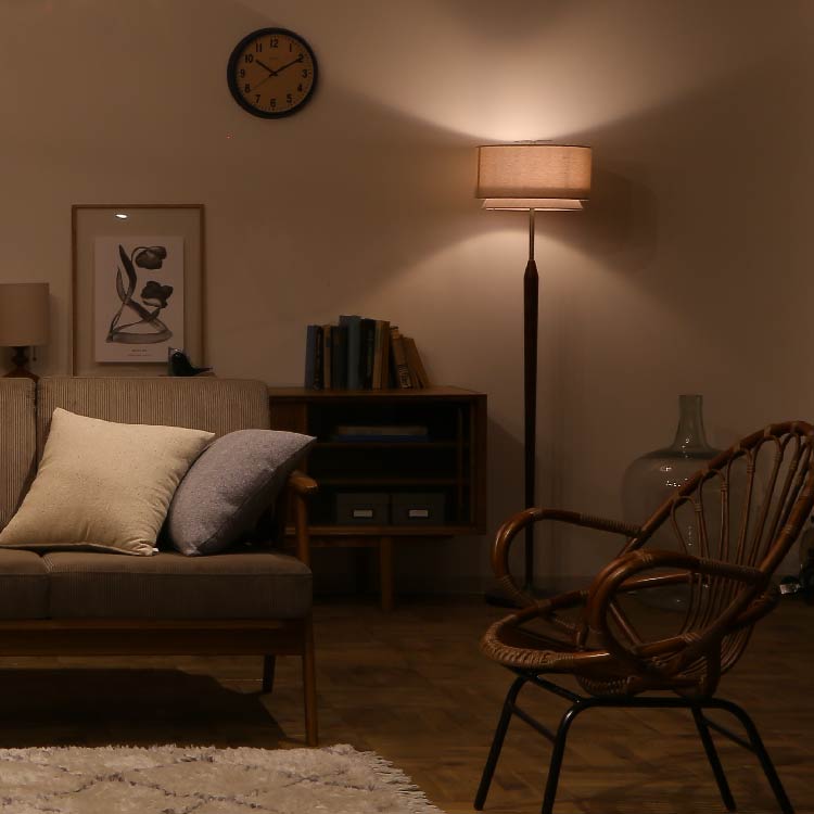 スヴァンテ フロアランプ