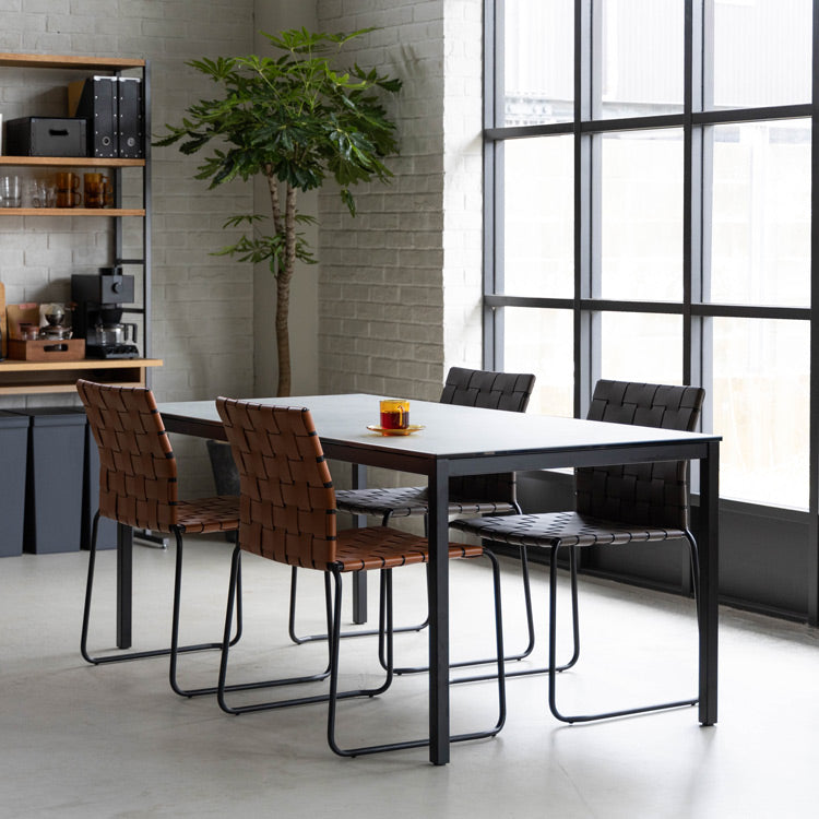 モルダ ダイニングテーブル