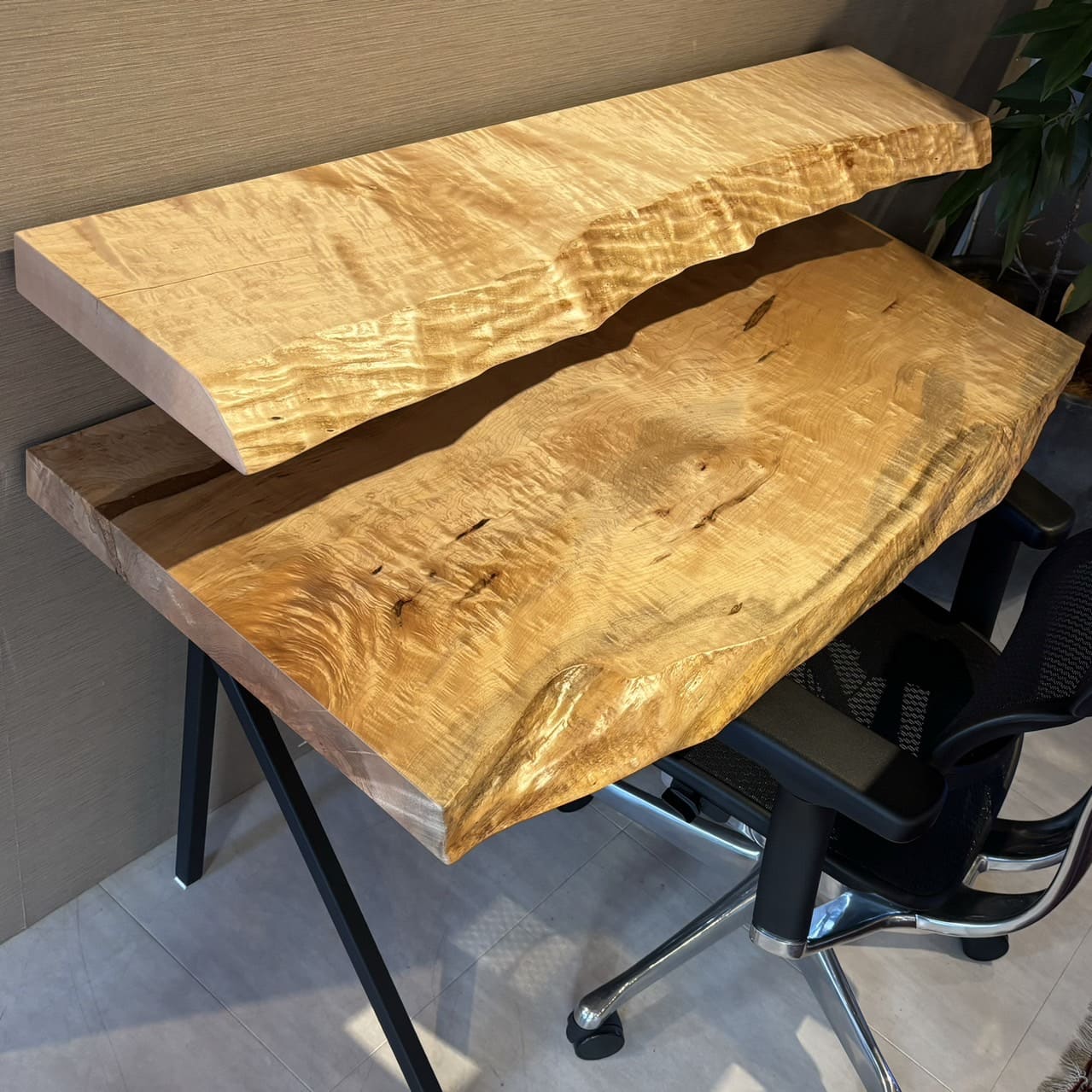 【SOLD OUT】一枚板　キリオ　カエデ / 楓(杢)　648+C-1600-1　(W130cm)