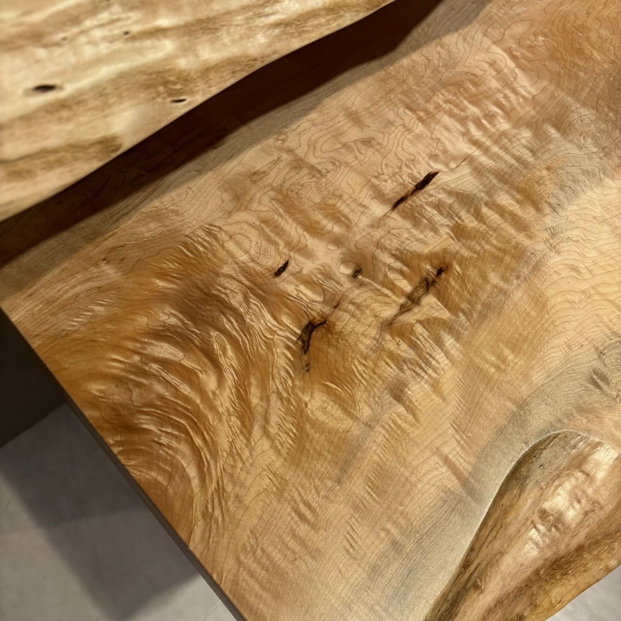 【SOLD OUT】一枚板　キリオ　カエデ / 楓(杢)　648+C-1600-1　(W130cm)