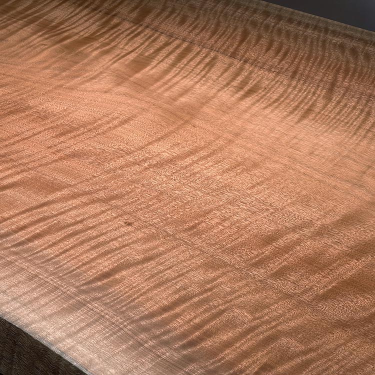 一枚板　タブ / 椨(杢)　K-GM-2301-31　(W180cm)