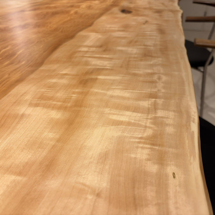 一枚板　トチ / 栃(杢)　K-HN-2302-965　(W210cm)