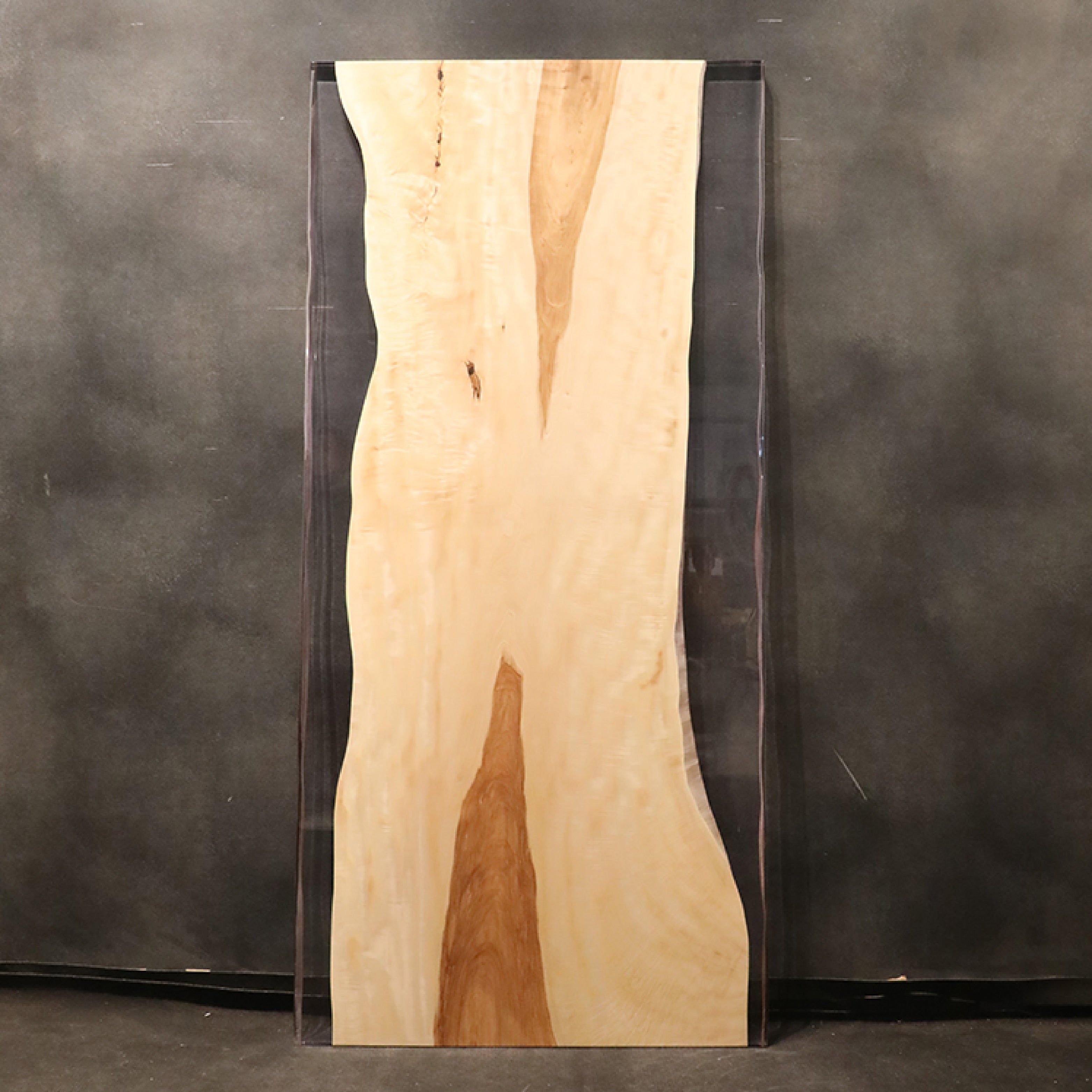 RESIN　トチ(杢)　529-4　(W200cm)