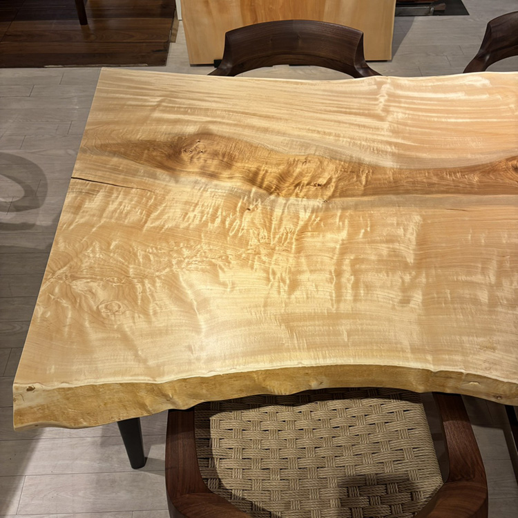 一枚板　トチ / 栃(杢)　K-HN-2303-867　(W250cm)