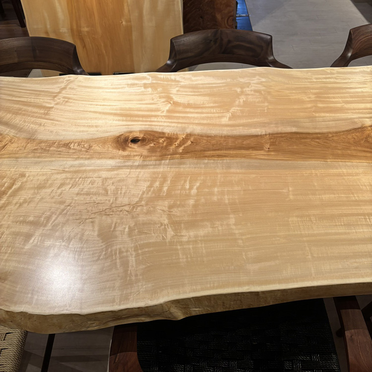 一枚板　トチ / 栃(杢)　K-HN-2303-867　(W250cm)