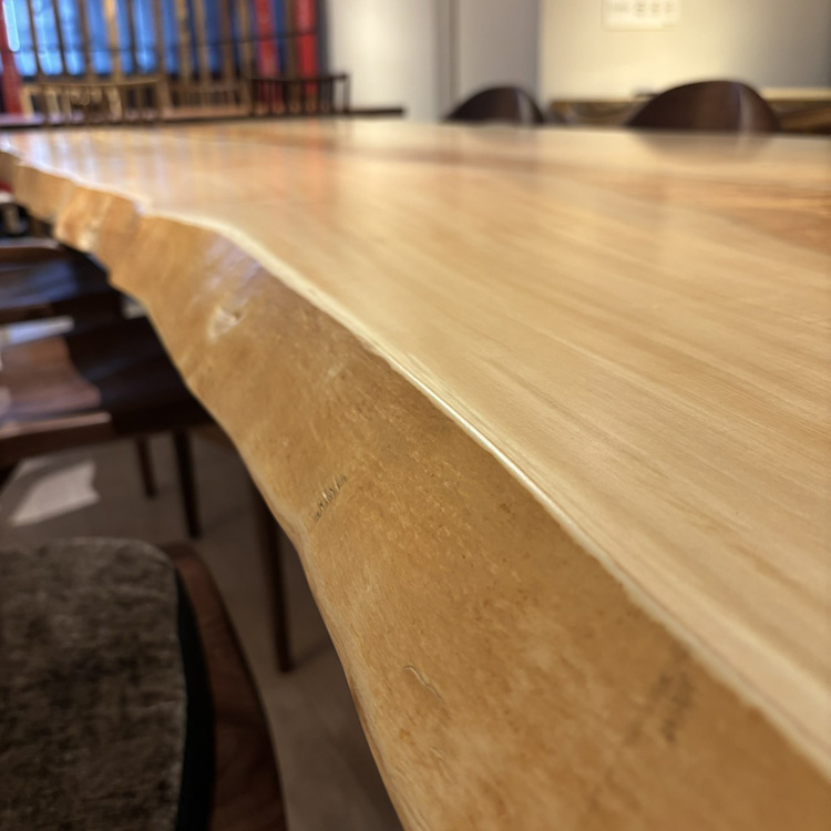 一枚板　トチ / 栃(杢)　K-HN-2303-867　(W250cm)