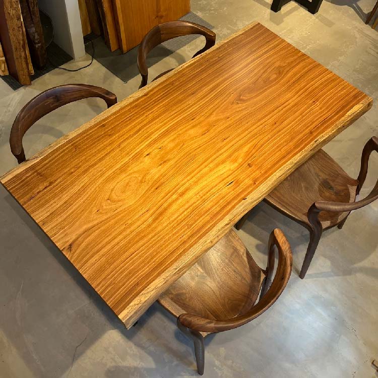 【SOLD OUT】一枚板　ベリ　106-1/2-5-2　(W160cm)　ダイニングテーブル