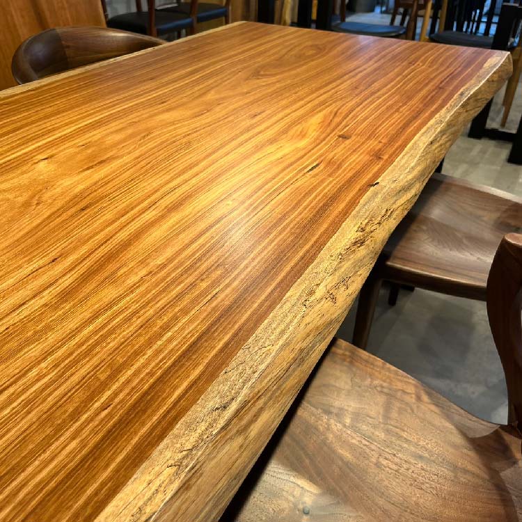 【SOLD OUT】一枚板　ベリ　106-1/2-5-2　(W160cm)　ダイニングテーブル