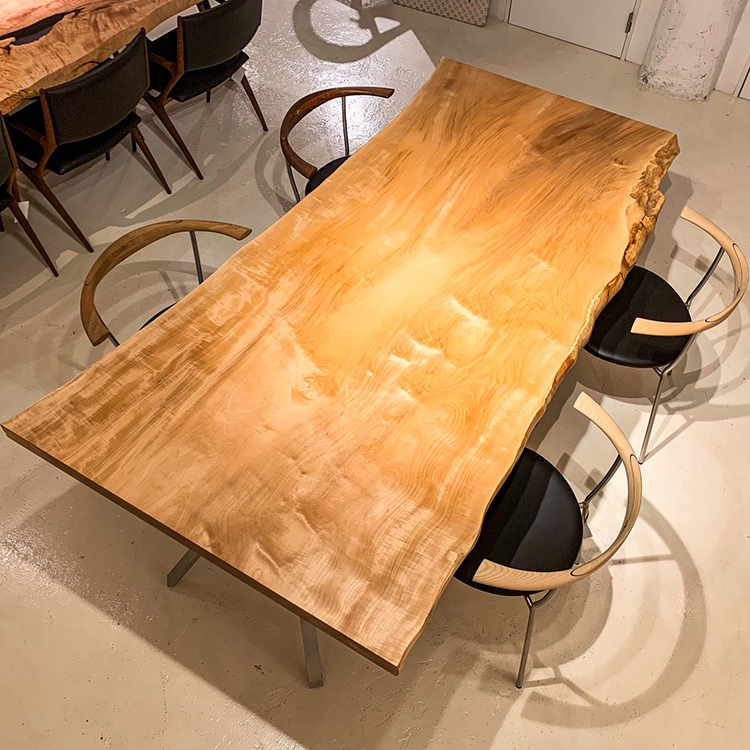 一枚板　トチ / 栃(杢)　K-GM-2306-1602　(W210cm)