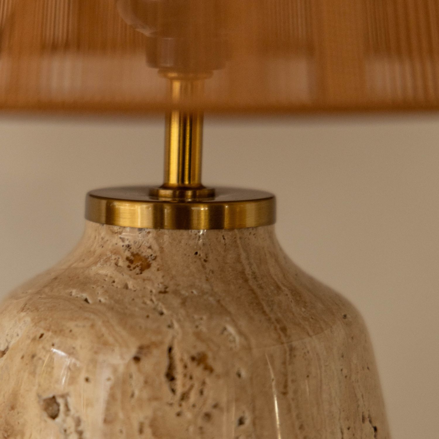 ヌオラ テーブルランプ