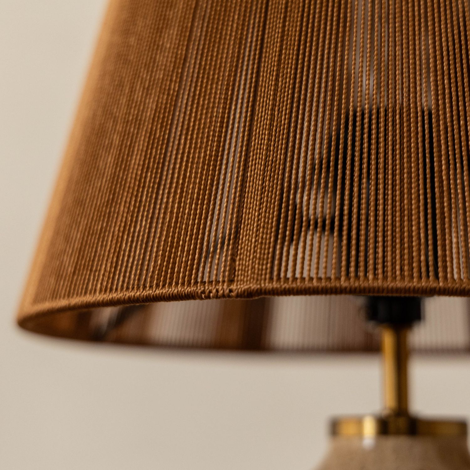 ヌオラ テーブルランプ