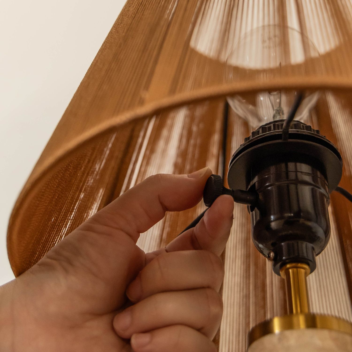 ヌオラ テーブルランプ