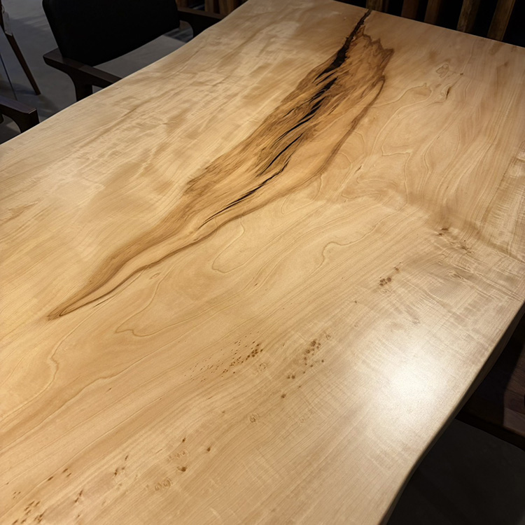 一枚板　トチ / 栃(杢)　560-4　(W220cm)