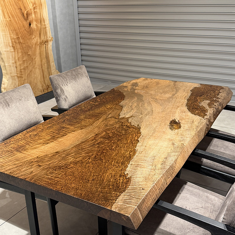 一枚板　マンゴ(杢)　IW-15　(W180cm)