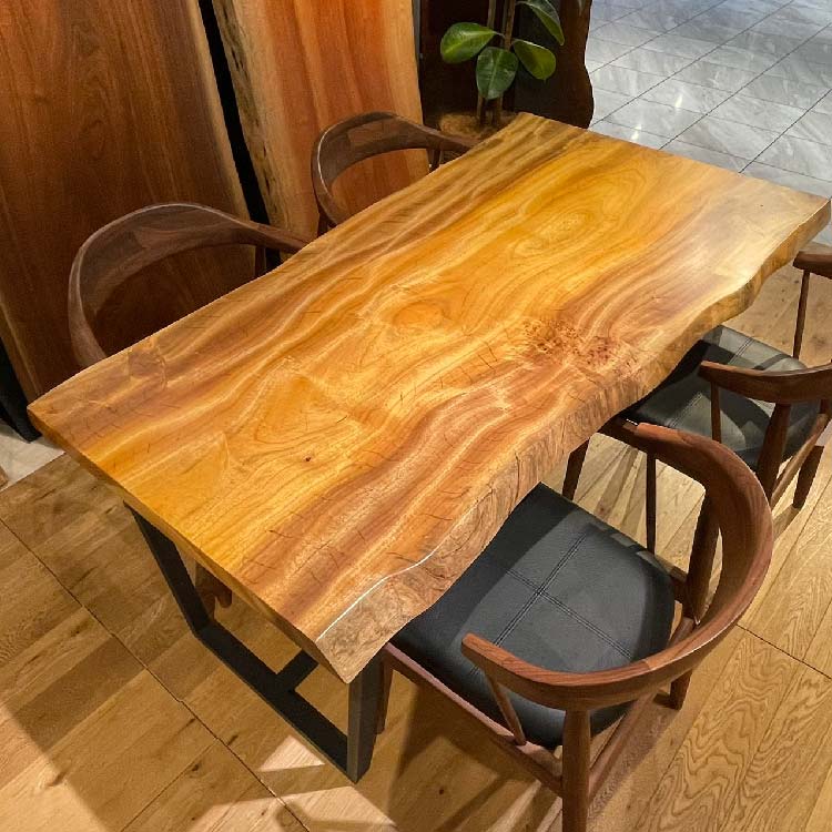 【SOLD OUT】一枚板　クス　1951-10-1　(W150cm)　ダイニングテーブル