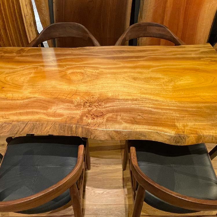 【SOLD OUT】一枚板　クス　1951-10-1　(W150cm)　ダイニングテーブル