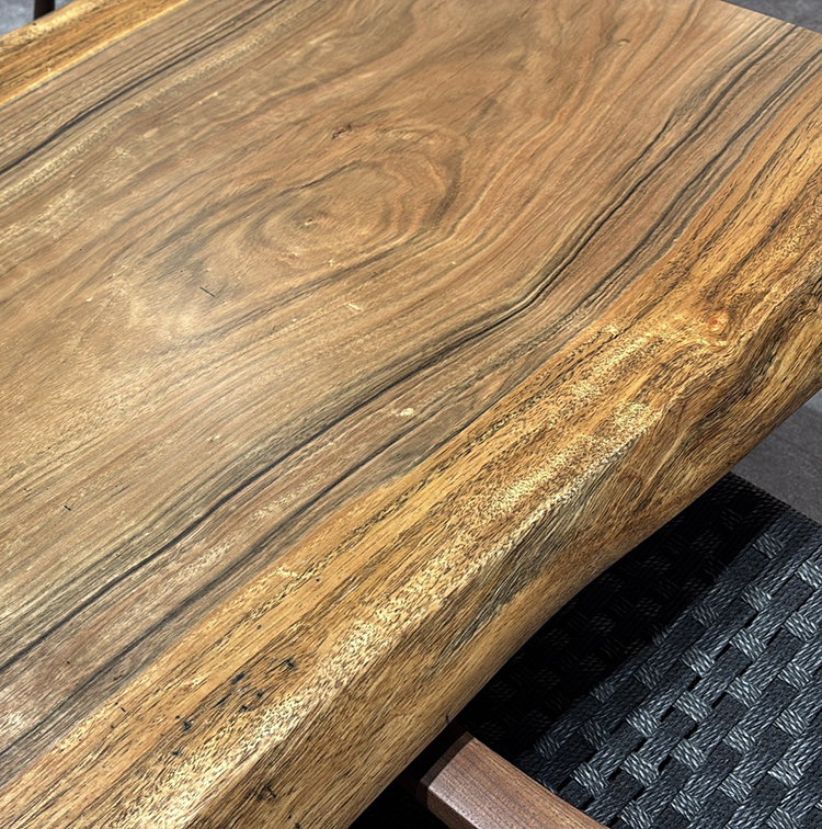 一枚板　パプアニューギニアウォールナット(杢)　250-12-2　(W160cm)