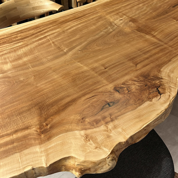 一枚板　トチ / 栃　523-26　(W200cm)