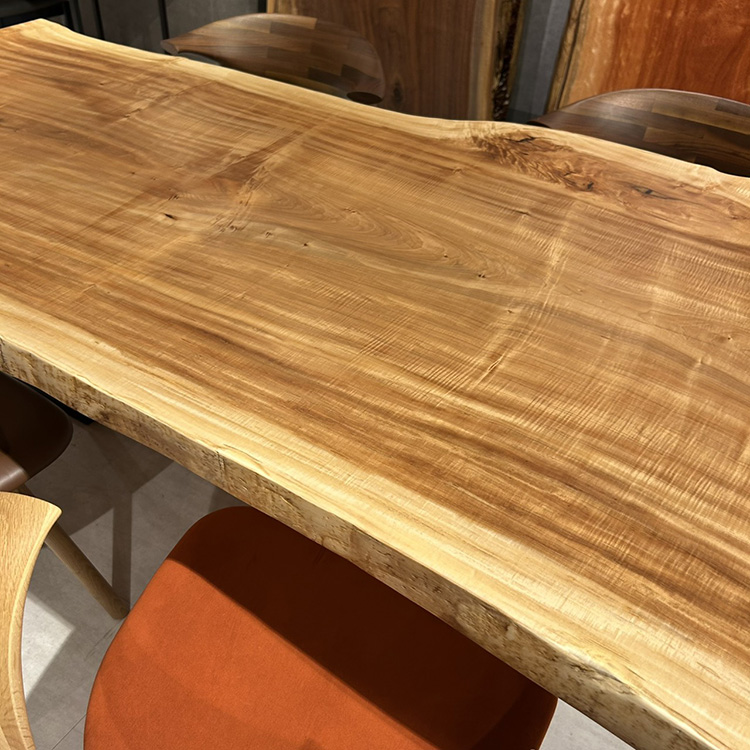 一枚板　トチ / 栃　523-26　(W200cm)