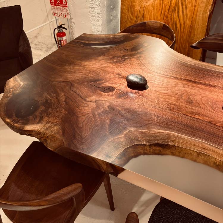 【SOLD OUT】一枚板　ウォールナット(杢)　258-4　(W240cm)