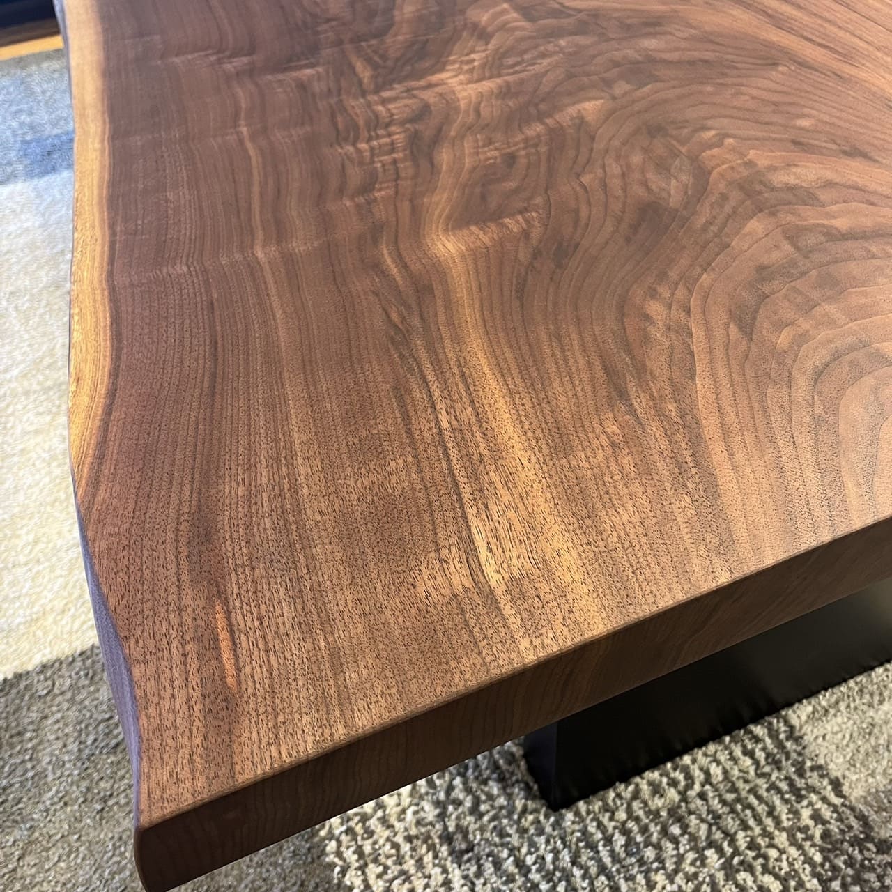 【SOLD OUT】一枚板　ウォールナット　1754末-5　(W130cm)