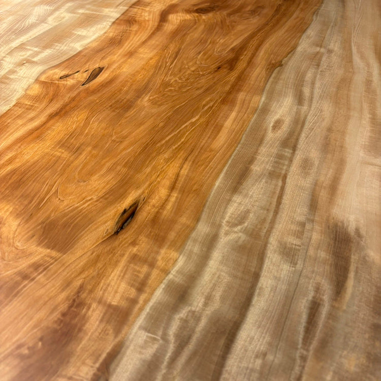 【SOLD OUT】一枚板　トチ / 栃(杢)　K-GM-2203-360-2　(W130cm)