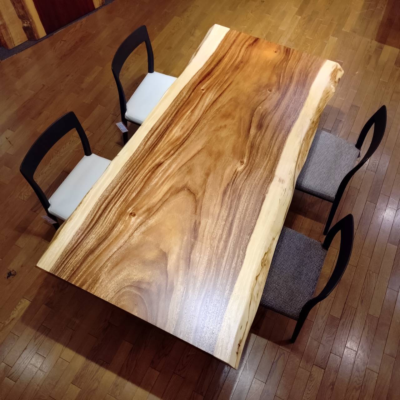 一枚板　モンキーポッド　300-9-2　(W180cm)