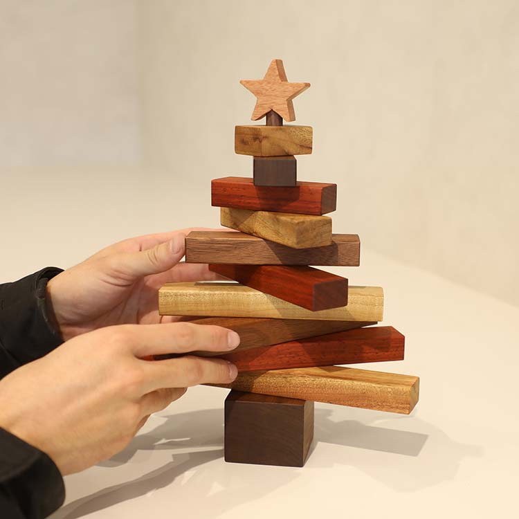 無垢のクリスマスツリー